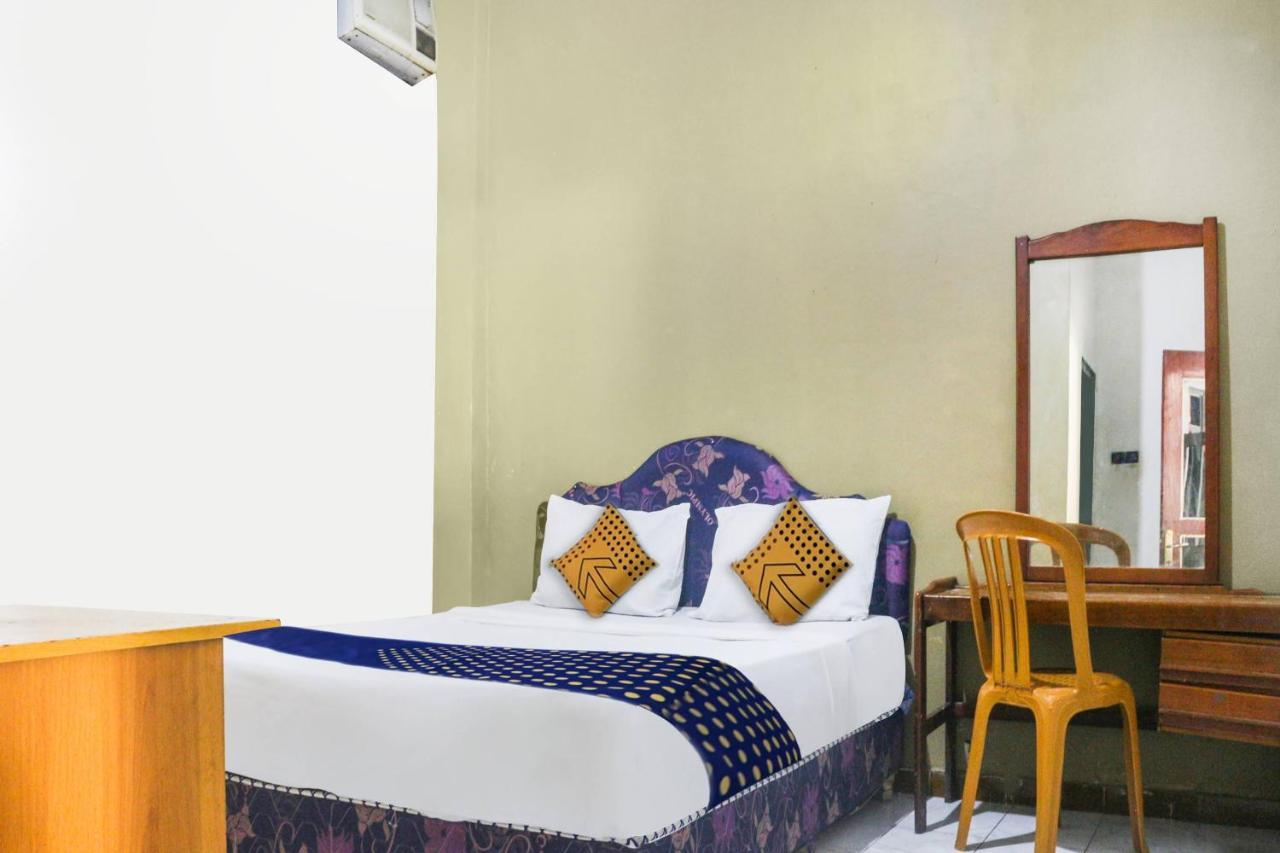 Spot On 91212 Hotel Kelimutu Kupang  Kültér fotó