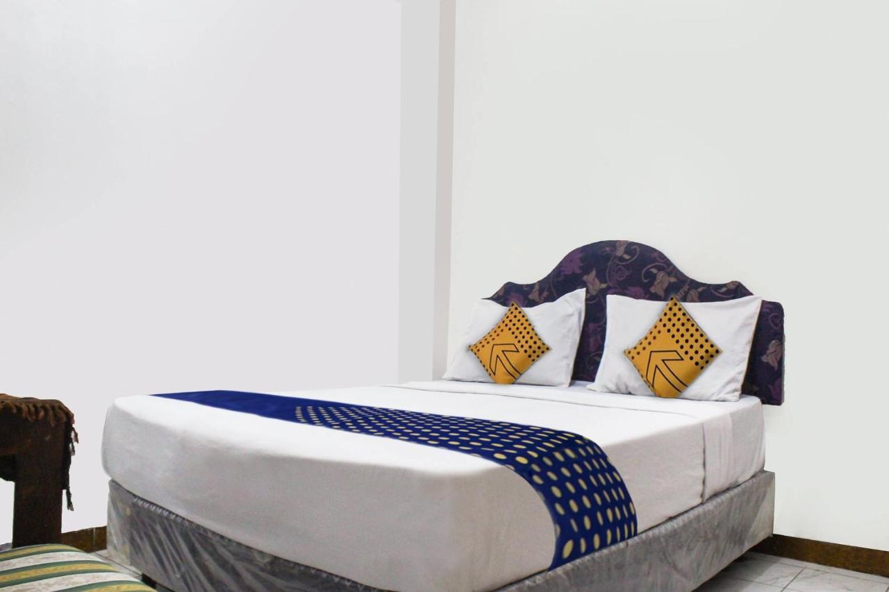 Spot On 91212 Hotel Kelimutu Kupang  Kültér fotó