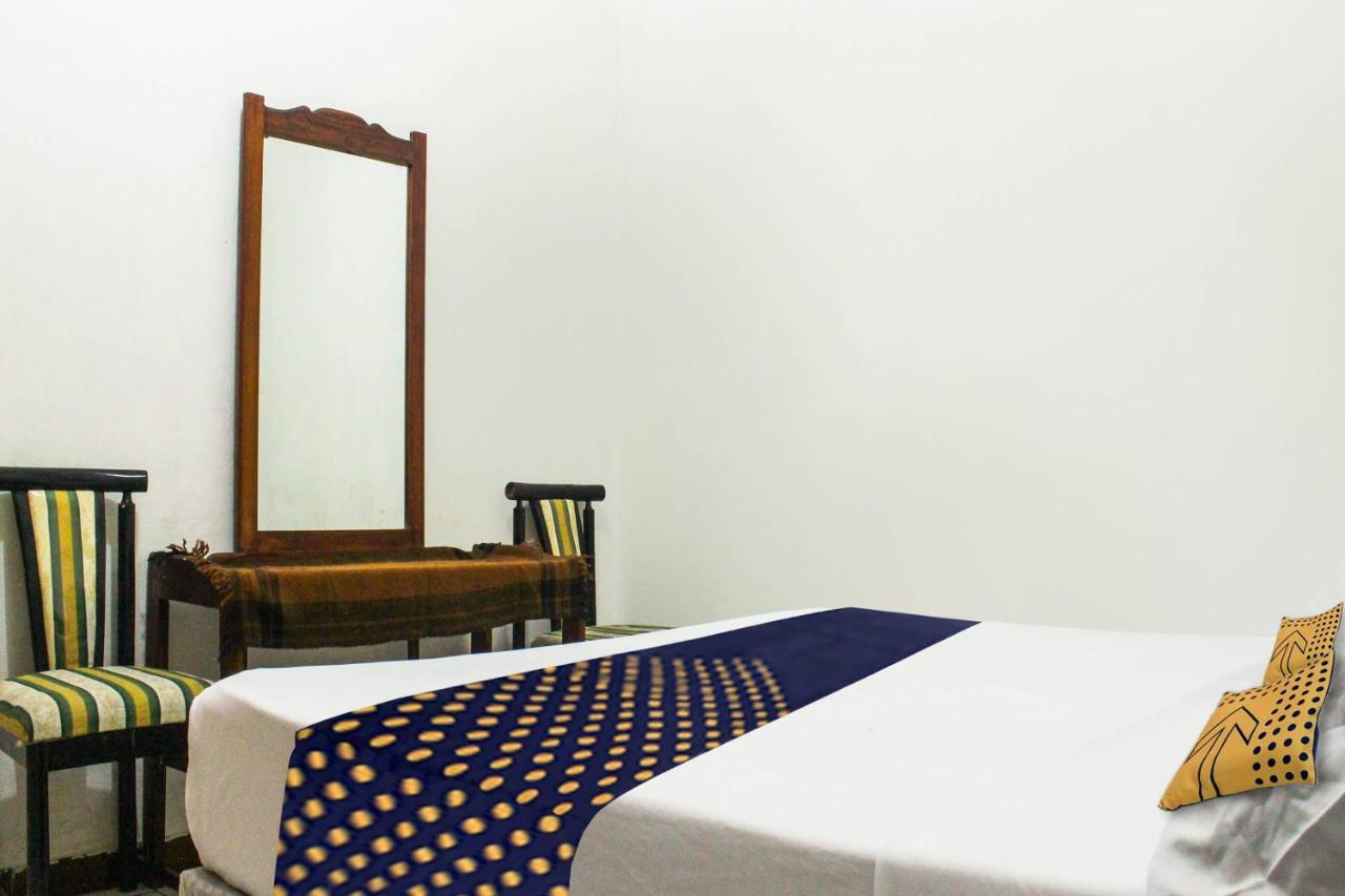 Spot On 91212 Hotel Kelimutu Kupang  Kültér fotó