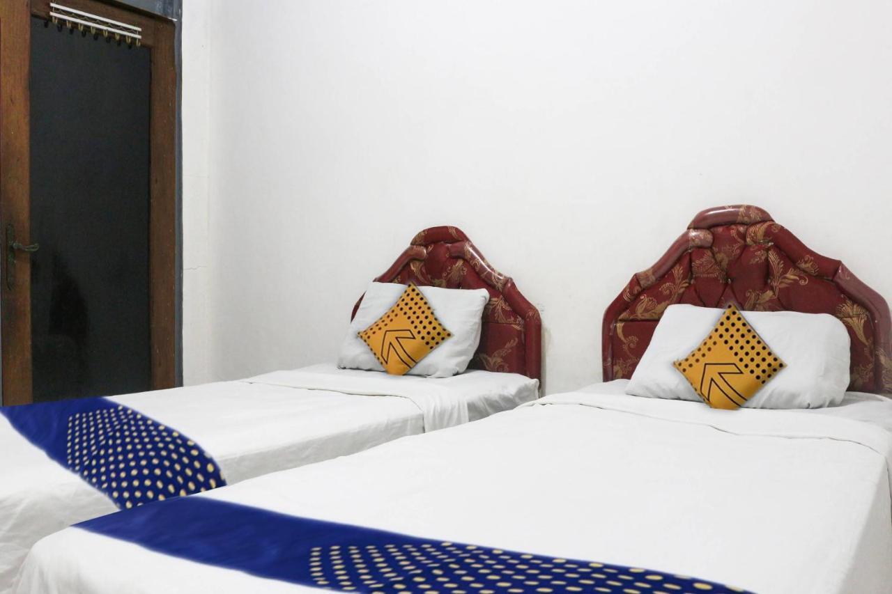 Spot On 91212 Hotel Kelimutu Kupang  Kültér fotó
