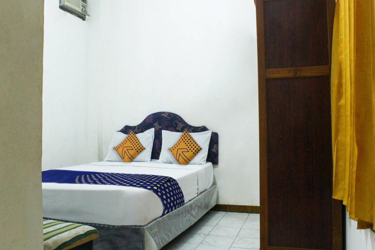Spot On 91212 Hotel Kelimutu Kupang  Kültér fotó