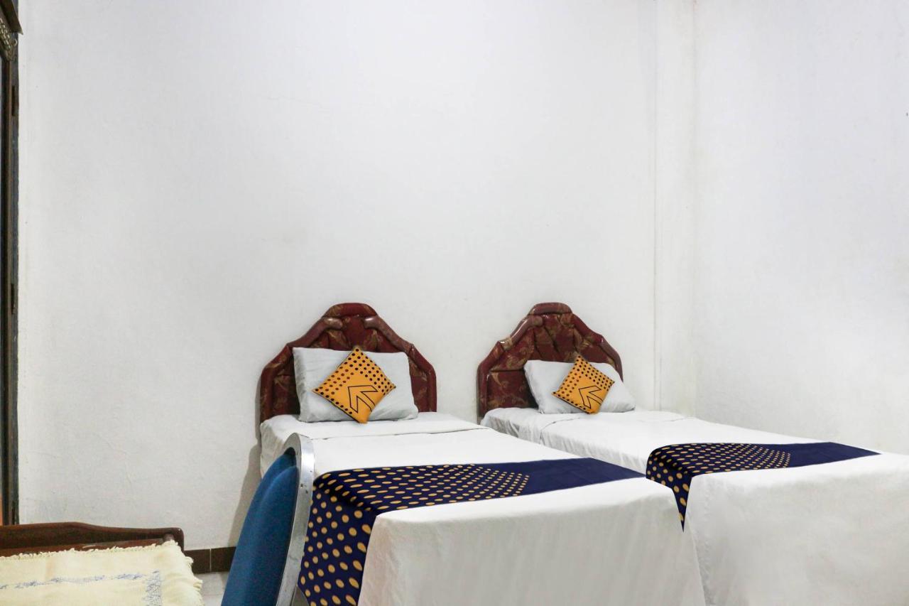 Spot On 91212 Hotel Kelimutu Kupang  Kültér fotó