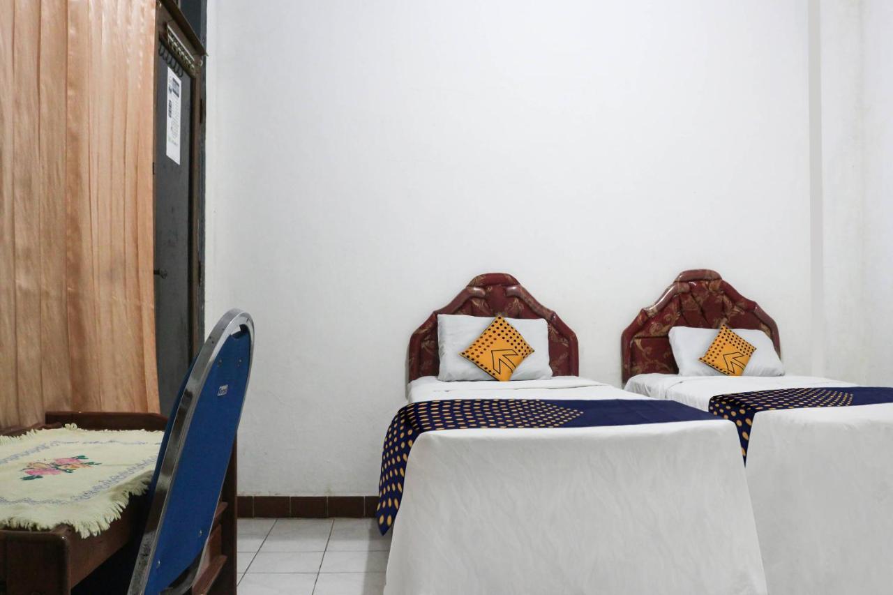 Spot On 91212 Hotel Kelimutu Kupang  Kültér fotó